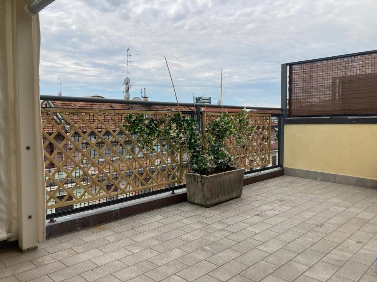 Monolocale Con Ampio Terrazzo Apartment Mailand