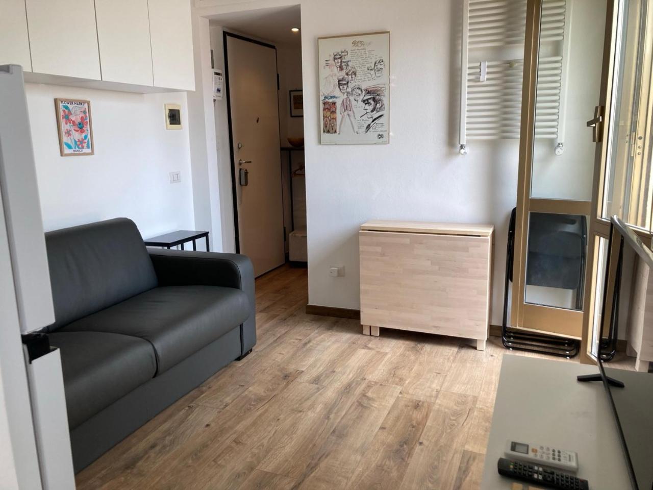 Apartment Monolocale Con Ampio Terrazzo Mailand